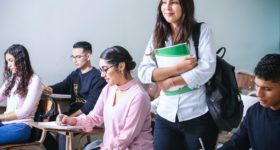 Welche Klasse besucht man auf der High School in Irland?